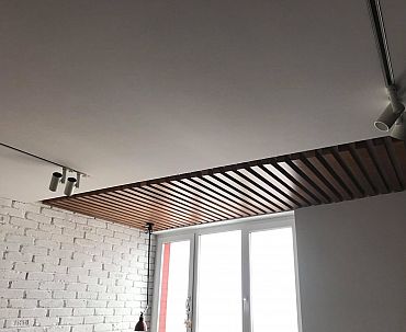 Декорування стелі брусом 50х50 мм - Київ | ZenWood
